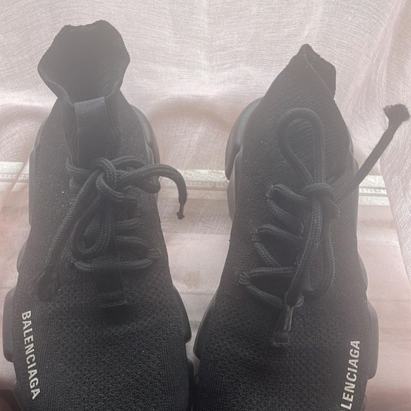 Balenciaga - Picture 2 of 7